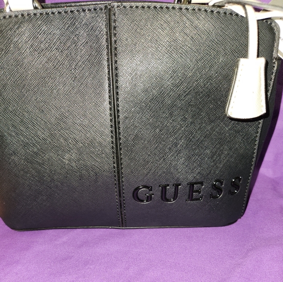 GUESS BRAND HANDBAG NWT - Picture 1 of 7